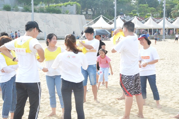 八月撕名牌大赛：沙滩音乐美食趴